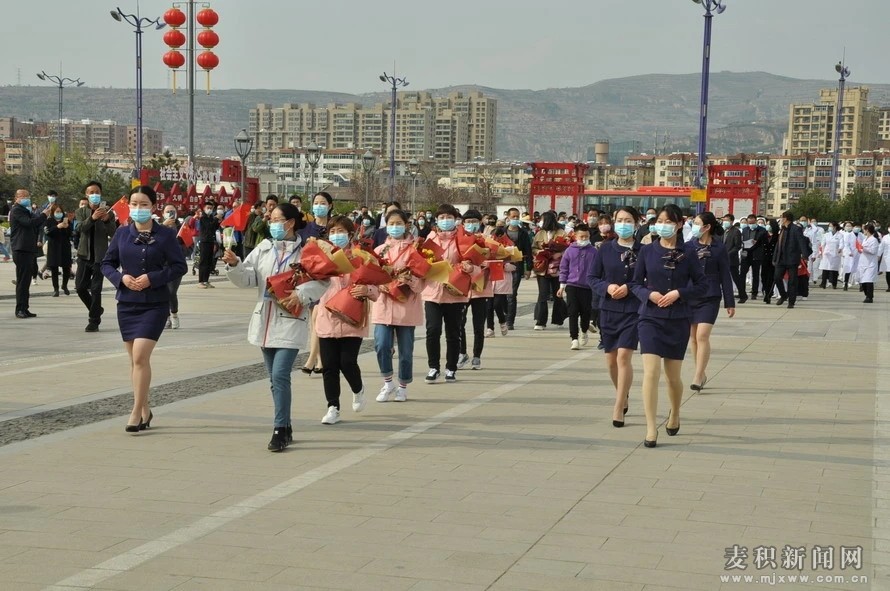 不辱使命 英雄凱旋！麥積區(qū)馳援武漢5名醫(yī)務(wù)人員回家了