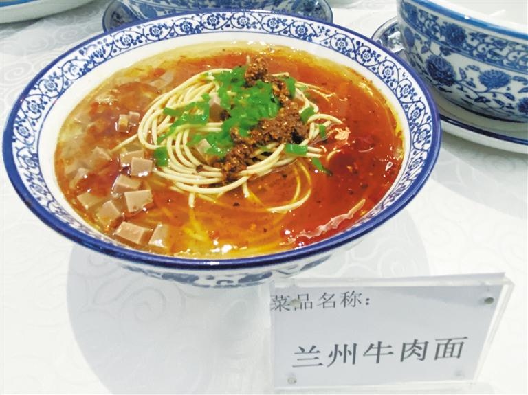 品香茗吃美食 還能K歌跳舞 “環(huán)西部火車游”專列爽得很！