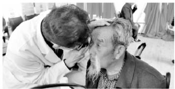 致敬時代楷?！瓣P(guān)愛八步沙林場大漠治沙人眼健康公益行動”啟動