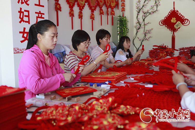 【中國(guó)的脫貧智慧】民樂(lè)：“五小”產(chǎn)業(yè)托起婦女致富夢(mèng)