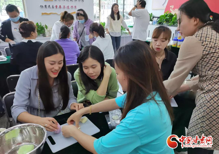 解鎖新技能！蘭州七里河區(qū)秋天的第一份手工月餅來了
