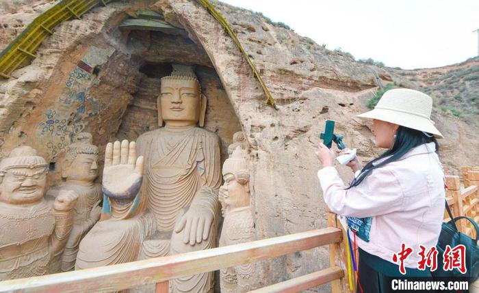 圖為位于甘肅省武威市境內(nèi)的天梯山石窟，其開鑿于東晉十六國時期的北涼。(資料圖) 崔琳 攝