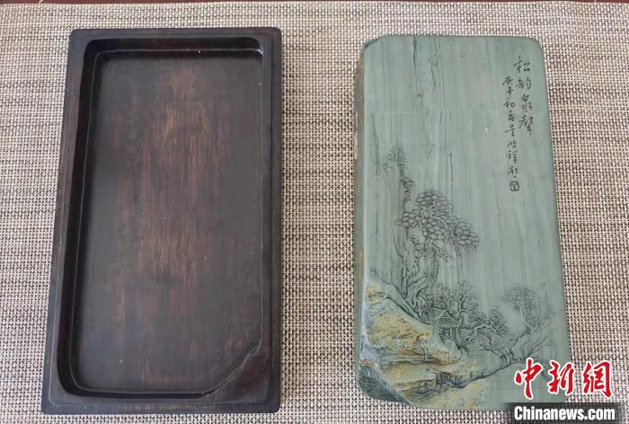 圖為盧保勝為提升洮硯文化內(nèi)涵，制作“一硯一銘、一盒一拓”成品展示?！堟?攝
