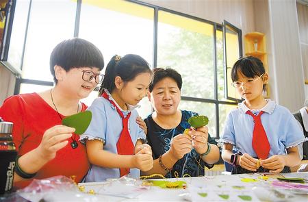 蘭州新區(qū)推進“雙減”政策落地非寄宿制中小學不得在校內設置食品小賣部、超市