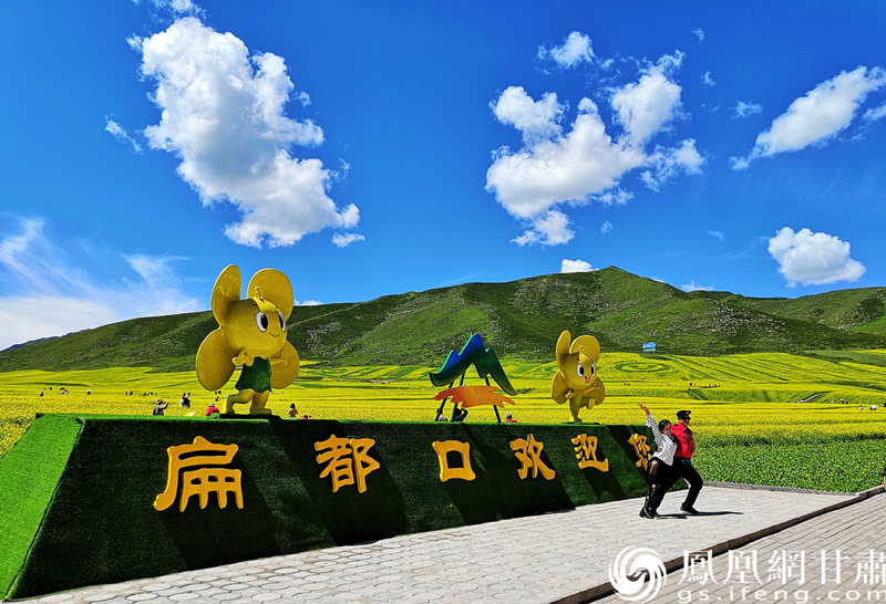 河西走廊張掖扁都口，古絲綢之路要道。王振武 攝