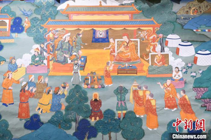 8月20日，在蘭州市博物館展出的大型歷史題材卷軸唐卡“涼州會(huì)盟”?！〈魑牟?攝