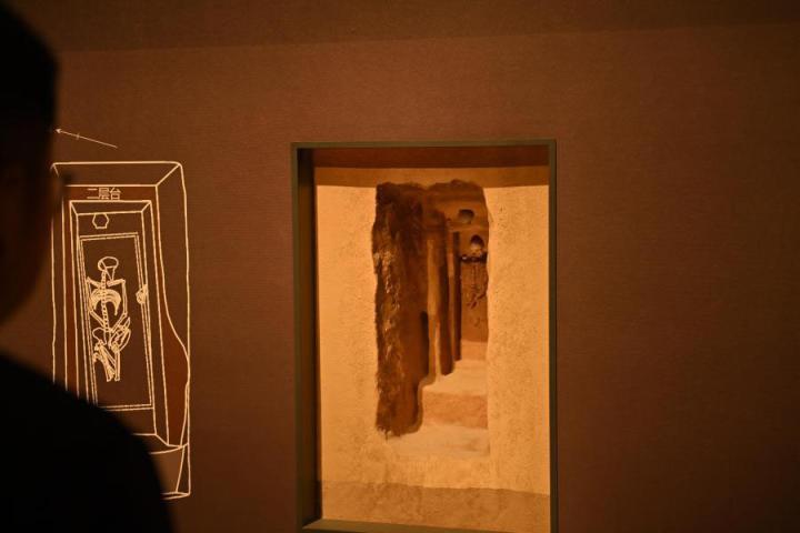 張家川縣馬家塬車輿博物館展陳的馬家塬遺址出土文物。李亞龍 攝